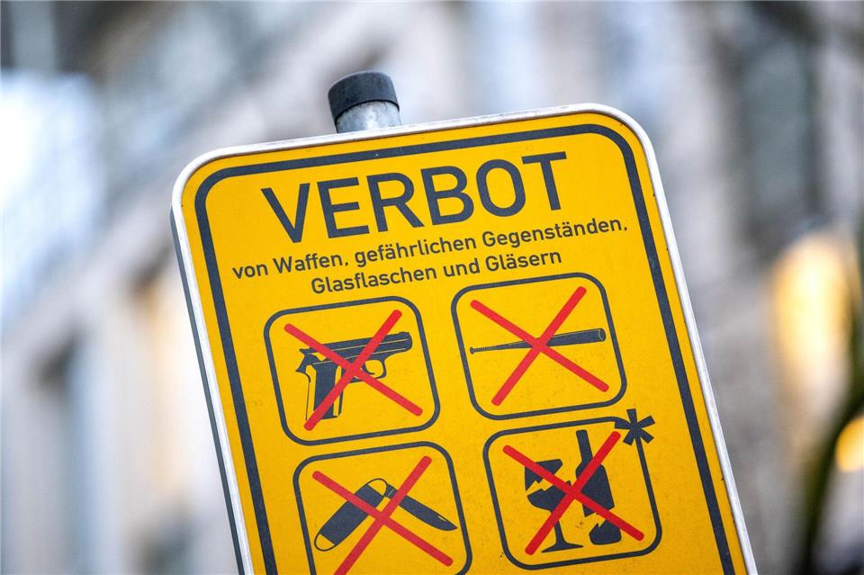 Der Senat will das Verbot von Waffen verschärfen.Sina Schuldt/dpa