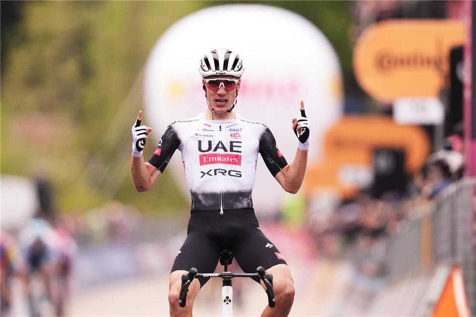 Der Sieger der siebten Giro-Etappe: Juan Ayuso aus Spanien.Massimo Paolone/LaPresse/AP/dpa