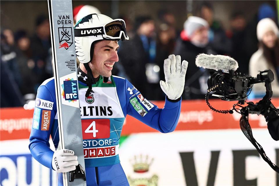 Der Slowene Zajc wurde bei der Tournee zweimal disqualifiziert.Daniel Karmann/dpa