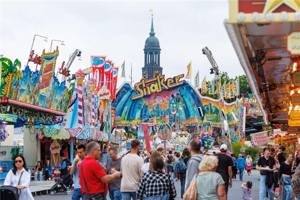 Der Sommerdom zählte vergangenes Jahr mehr als 1,3 Millionen Besucher. (Archivbild)Markus Scholz/dpa