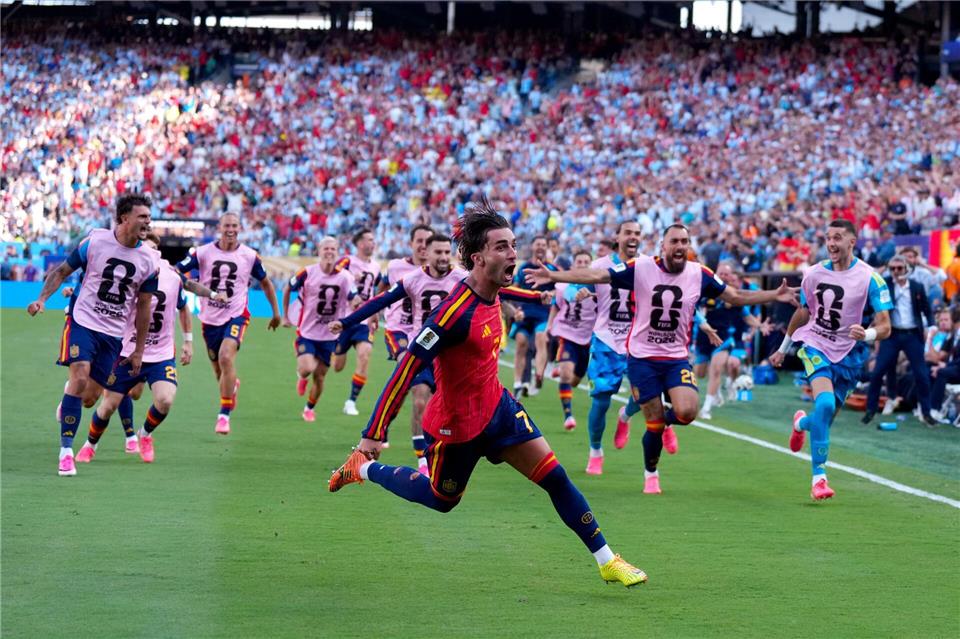 Der Spanier Ferran Torres jubelt nach seinem Tor zum 1:0. Nick Potts/PA Wire/dpa