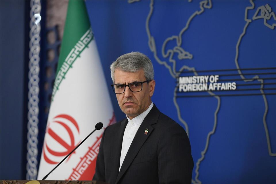 Der Sprecher des iranischen Außenministeriums zeigt den USA die StirnShadati/XinHua/dpa
