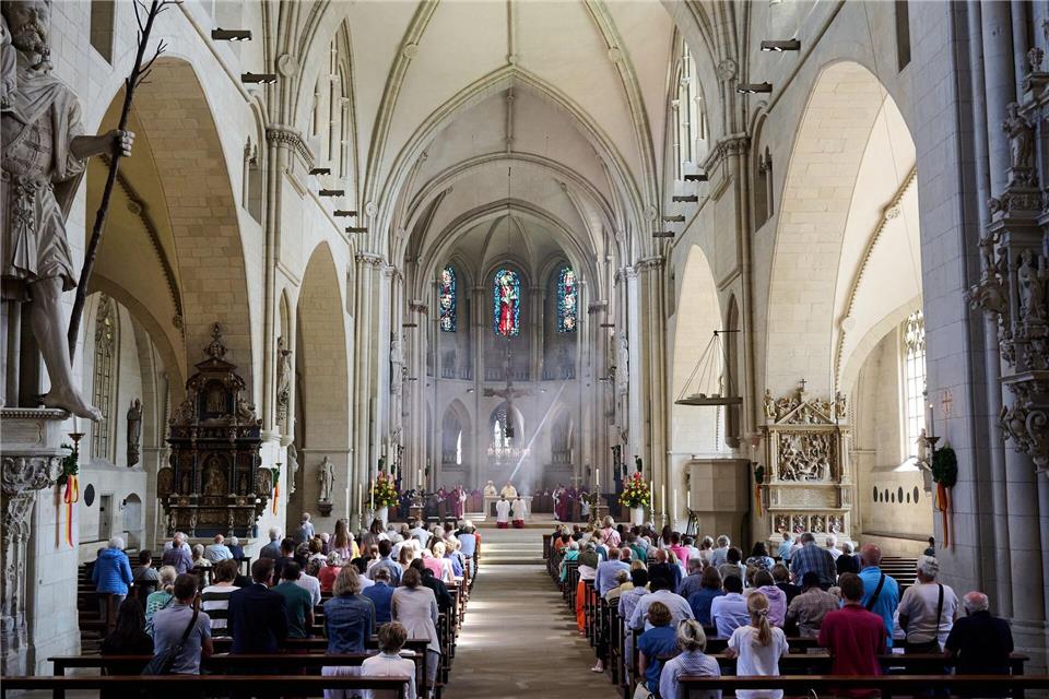 Der St.-Paulus-Dom in Münster lädt während der Öffnungszeiten wie andere Kirchen in Nordrhein-Westfalen dazu ein, abzukühlen. (Archivbild)Bernd Thissen/dpa
