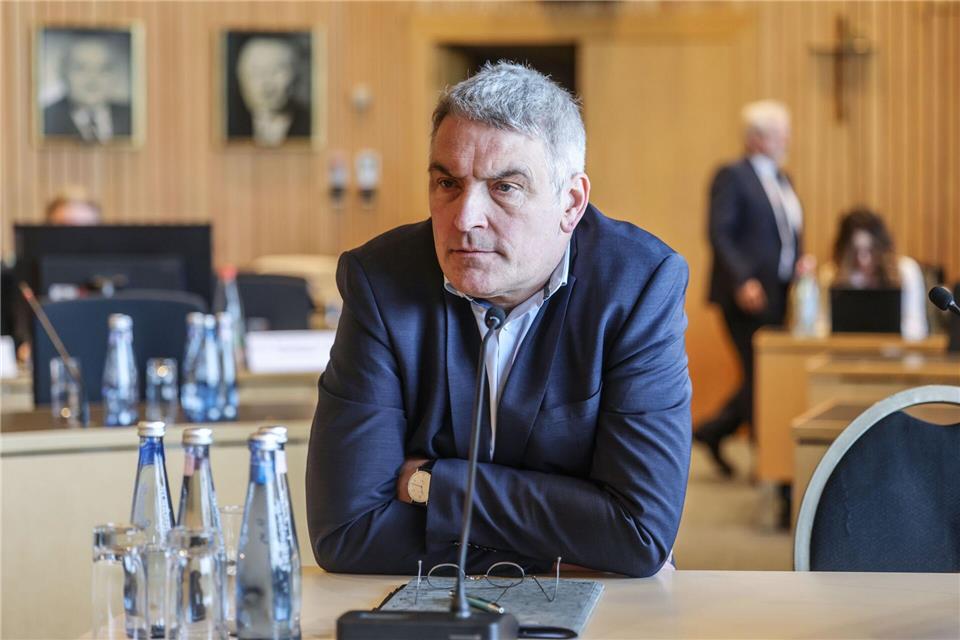 Der Staatssekretär im Fluchtministerium sagt als Zeuge im Untersuchungsausschuss des nordrhein-westfälischen Landtags zum Solinger Terroranschlag aus.Oliver Berg/dpa