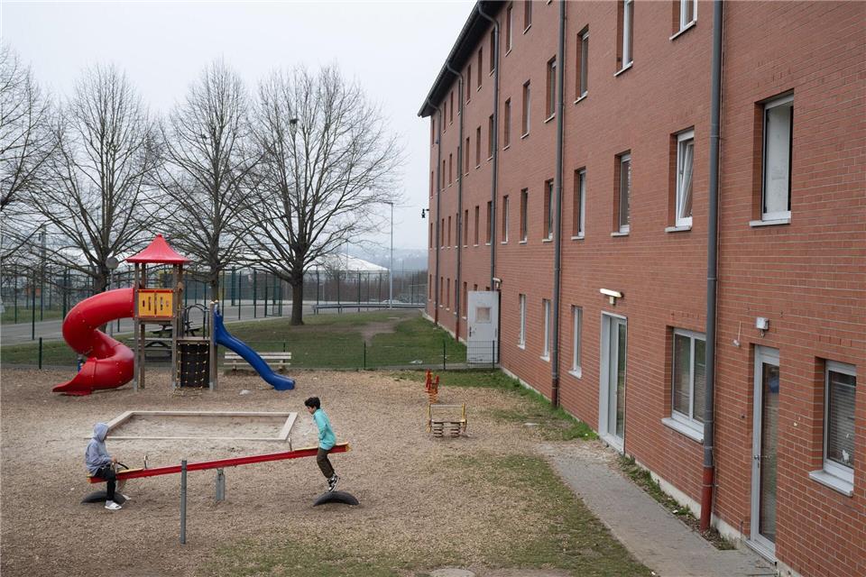 Der Standort Gießen der hessischen Erstaufnahmeeinrichtung für Flüchtlinge bleibt bestehen. (Archivbild)Boris Roessler/dpa