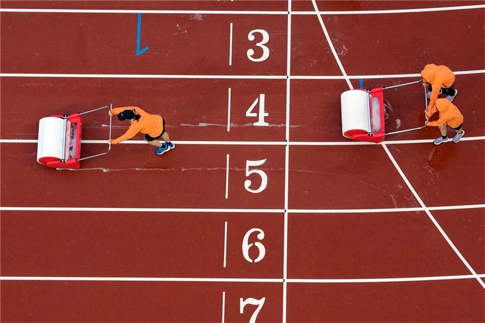 Unwetter: Auch Stadion-Wettbewerbe beginnen später Der Start der ersten Wettbewerbe bei der Leichtathletik-WM in Budapest verzögert sich.