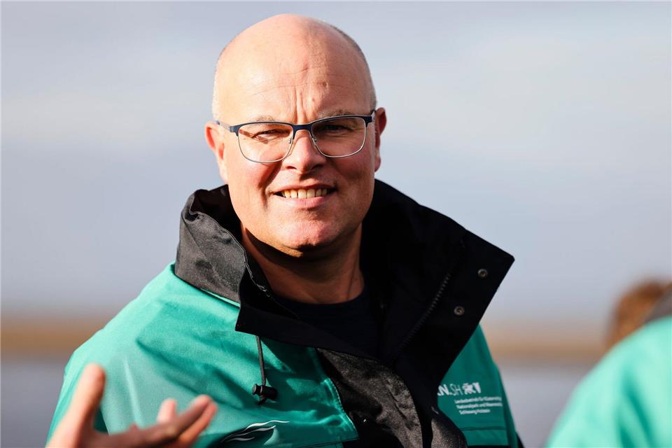 Der Stillstand im Bundeswirtschaftsministerium müsse enden, sonst drohe ein kostspieliger Rückschlag beim Offshore-Ausbau, sagte Tobias Goldschmidt. (Archivbild)Frank Molter/dpa