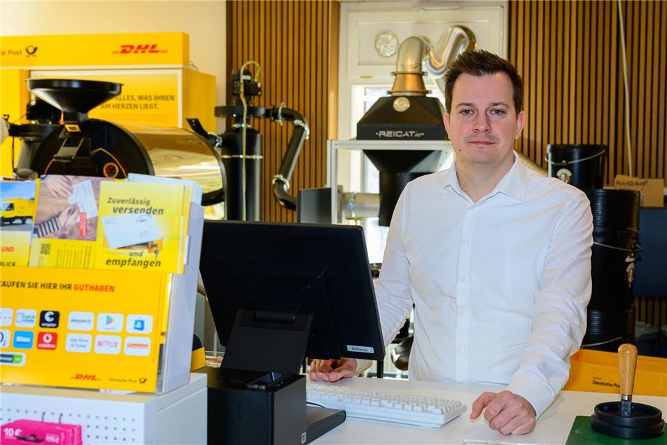 Der Strausberger Bürgermeisterkandidat Patrick Hübner, dessen Postfiliale im Zentrum der mutmaßlichen Unregelmäßigkeiten steht, klagt gegen die Annullierung der Wahl.Patrick Pleul/dpa