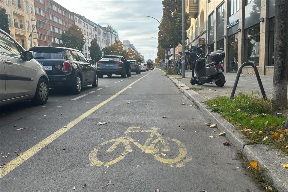 Der Streit um den während der Pandemie errichteten Pop-up-Radweg auf der Kantstraße spitzt sich zu. (Archivbild)Lutz Deckwerth/dpa