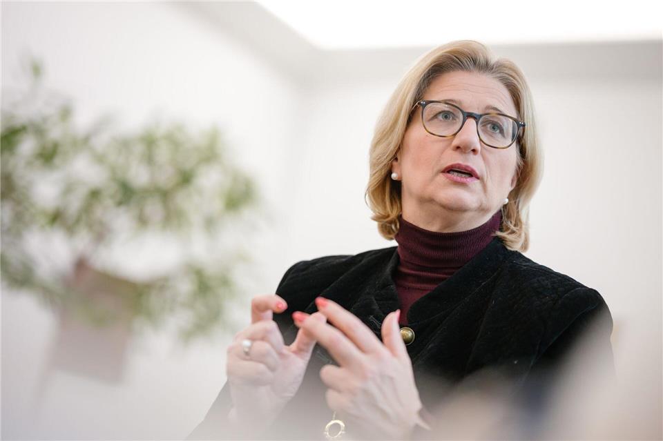 Der Strukturwandel der saarländischen Wirtschaft ist eine Generationenaufgabe, sagt Rehlinger (Archivbild)Oliver Dietze/dpa