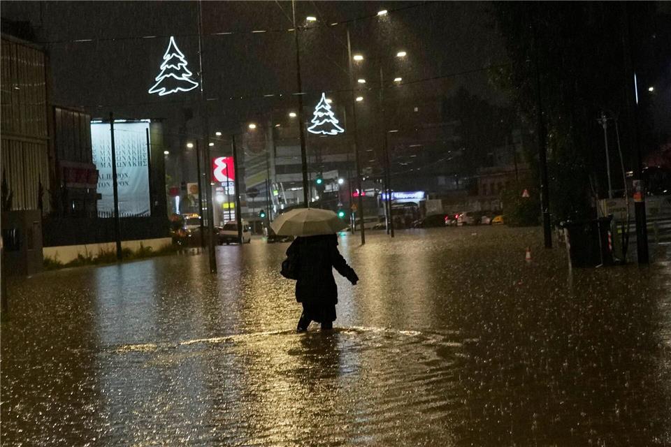 Der Sturm richtete in verschiedenen Ländern des Mittelmeers - wie hier in Griechenland - erhebliche Schäden an.Petros Giannakouris/AP/dpa