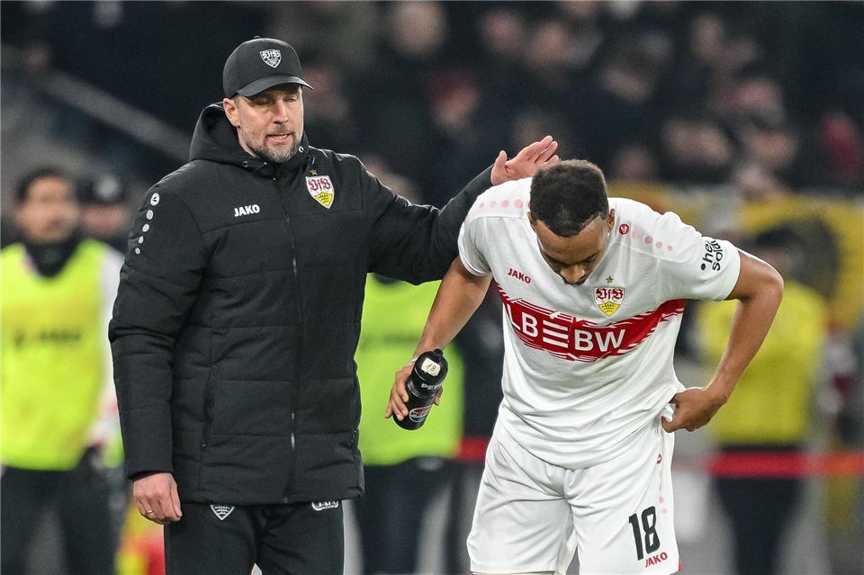 Der Stuttgarter Jamie Leweling (r.) kann zum Jahresstart der Nationalmannschaft nicht mitwirken. (Archivbild)Harry Langer/dpa