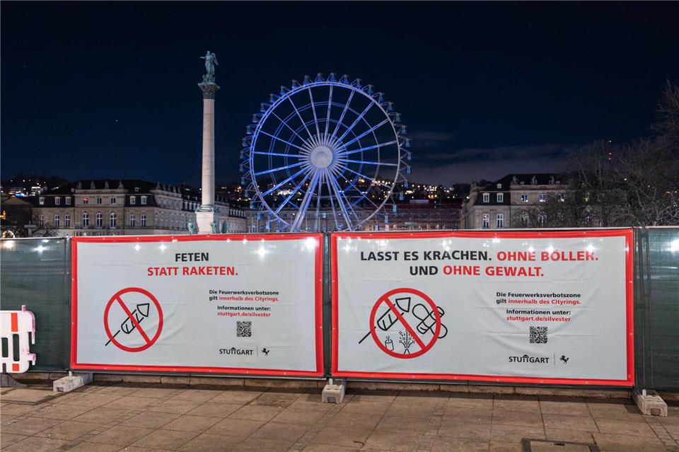 Der Stuttgarter Schlossplatz war in der Nacht zeitweise abgesperrt. Silas Stein/dpa