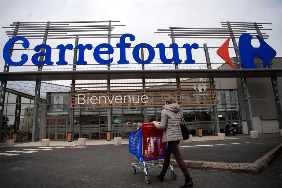 Der Supermarktkette Carrefour machen die Unruhen in Frankreich zu schaffen (Archivbild)Loic Venance/AFP/dpa