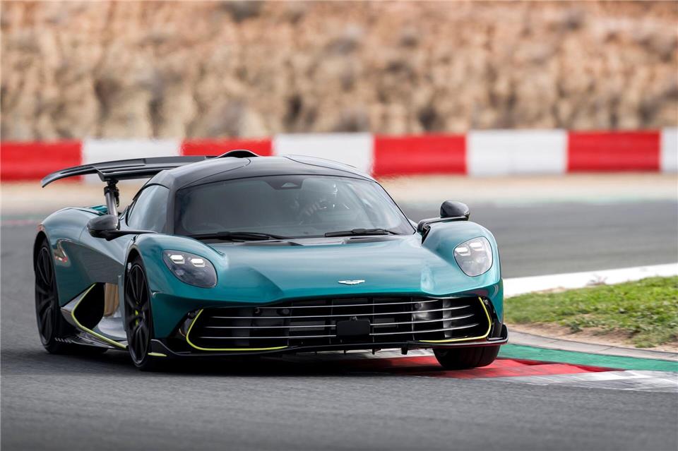 Der Supersportwagen Valhalla kostet mindestens 979.965 Euro und ist auf 999 Exemplare limitiert.Max Earey/Aston Martin/dpa-tmn