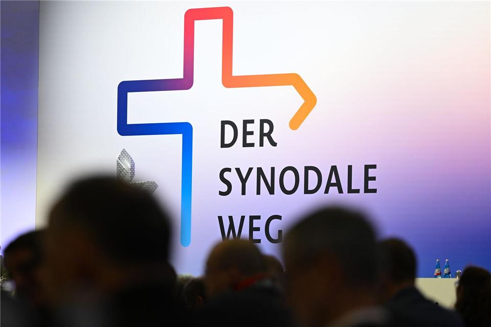 Der Synodale Weg soll in Deutschland Reformen in der katholischen Kirche ermöglichen. (Archivbild)Arne Dedert/dpa