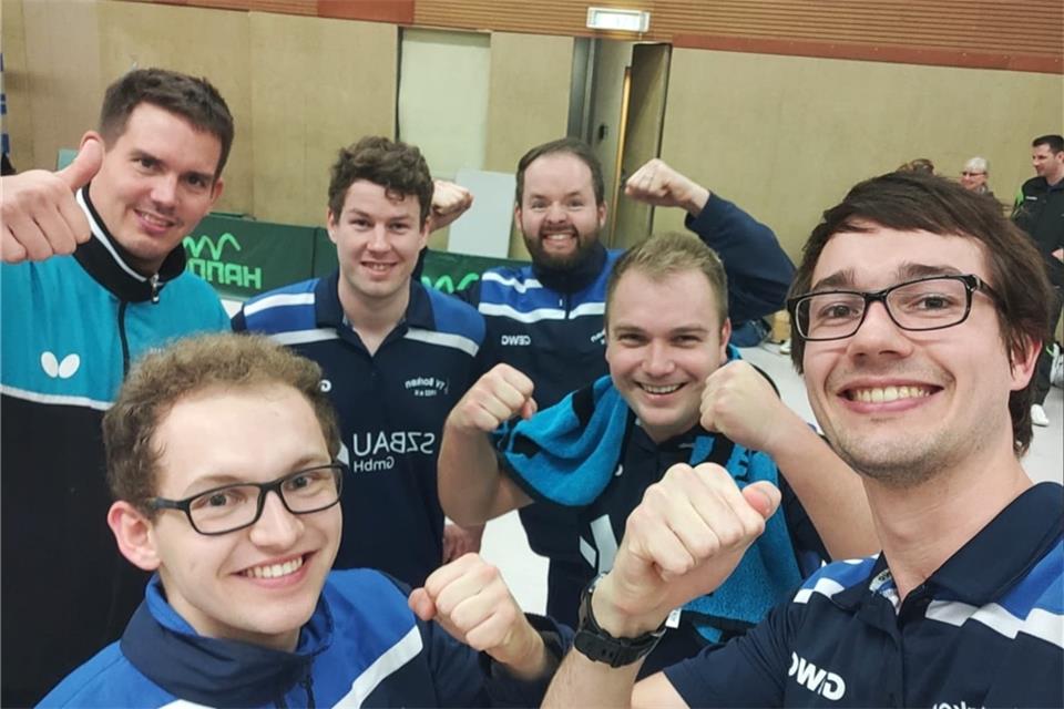 Der TV Borken mit Michael Kuth, Robin Halicki, Jannik Weidemann, Thorsten Deelmann, Tobias Klöpper und David Riethmann (von links) erkämpfte sich in Oberhausen ein 8:8-Unentschieden.