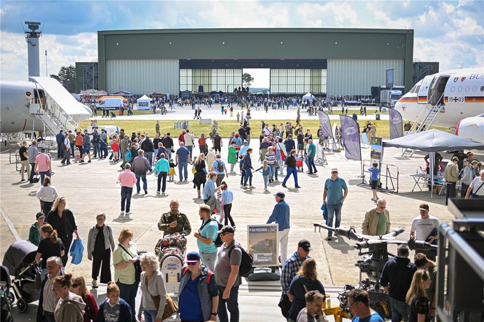 Der Tag der Bundeswehr fand in Nordholz zuletzt 2019 statt. Damals kamen nach Angaben der Bundeswehr rund 15.000 Besucherinnen und Besucher.Sina Schuldt/dpa