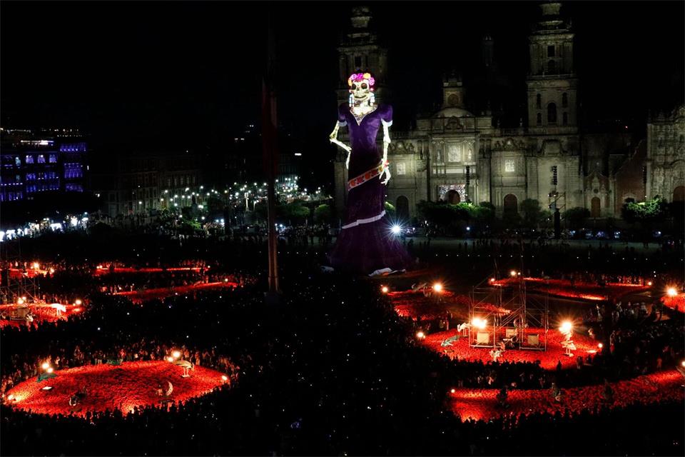 Der Tag der Toten ist ein farbenfrohes mexikanisches Fest. Nadia Tecuapetla/ZUMA Press Wire/dpa