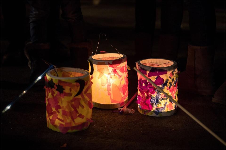 Der Tag des heiligen Martin am 11. November ist traditionell ein wichtiges Datum im Herbst. Sankt Martin ist auch der Namensgeber für Märkte in Hessen, beispielsweise in Villmar und Dieburg. (Symbolbild)picture alliance / Sebastian Gollnow/dpa