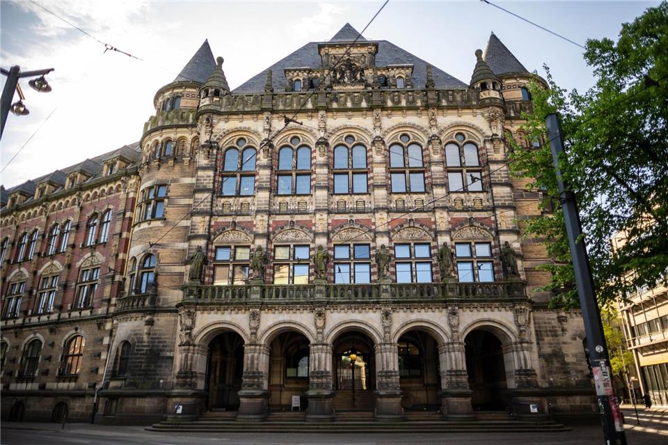 Der Tanzlehrer steht von Dezember an vor dem Landgericht Bremen. (Archivbild)Sina Schuldt/dpa