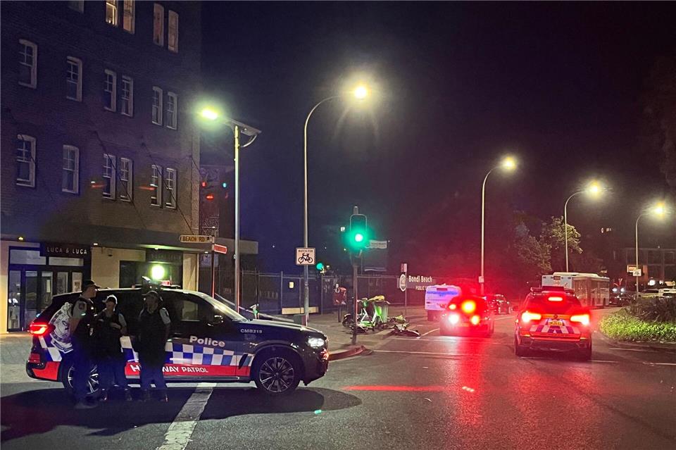 Der Tatort ist weiträumig abgesperrt.Marc Kalpidis/dpa