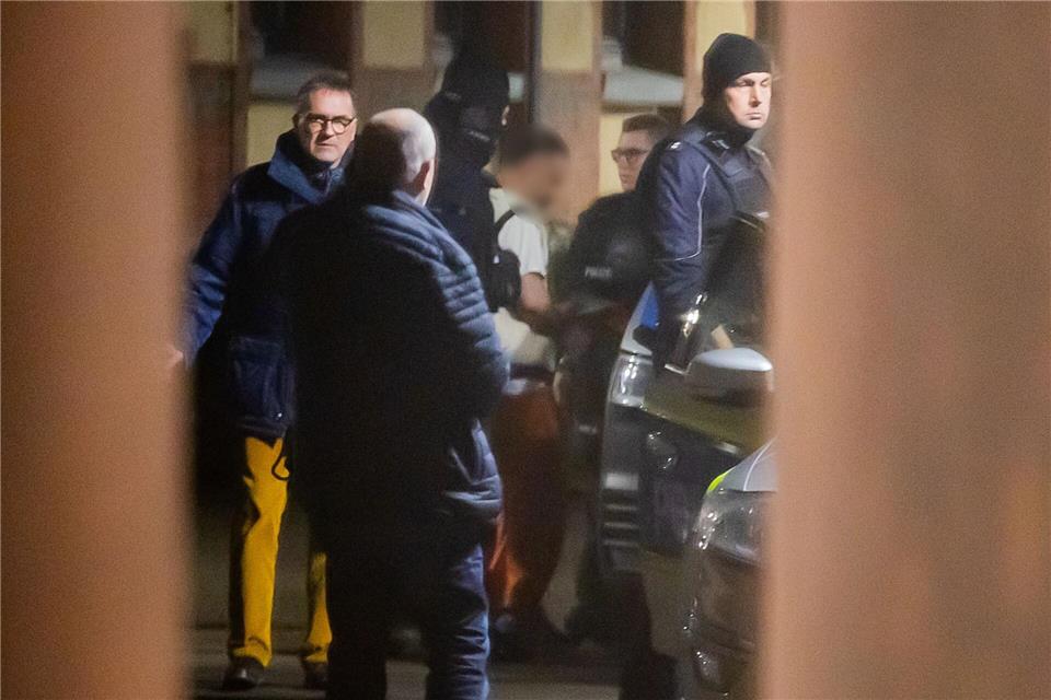 Bundesamt erhielt Hinweis zu Tatverdächtigem Der Tatverdächtige ist inzwischen in Untersuchungshaft - vor ihm wurde bereits vor der Tat gewarnt. Christoph Soeder/dpa