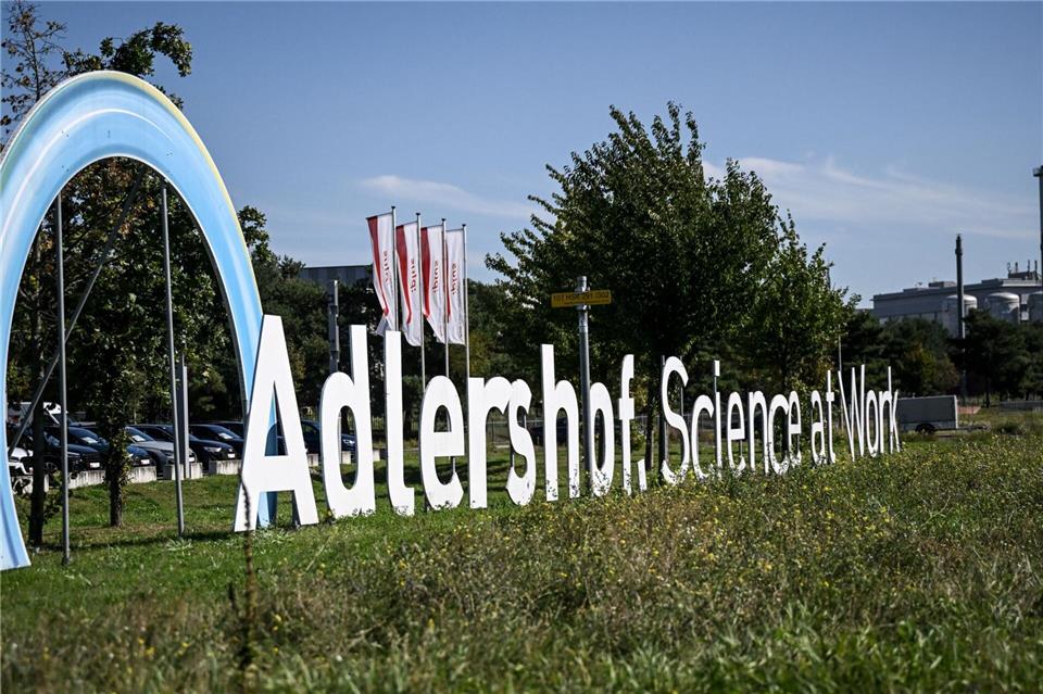 Der Technologiepark Adlershof war mutmaßlich Ziel des Brandanschlags auf die Strommasten. (Archivbild) Britta Pedersen/dpa