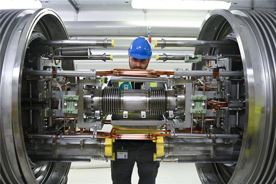 Der Teilchenbeschleuniger am GSI ist Teil eines milliardenschweren Forschungsprojekts. (Archivbild)Arne Dedert/dpa