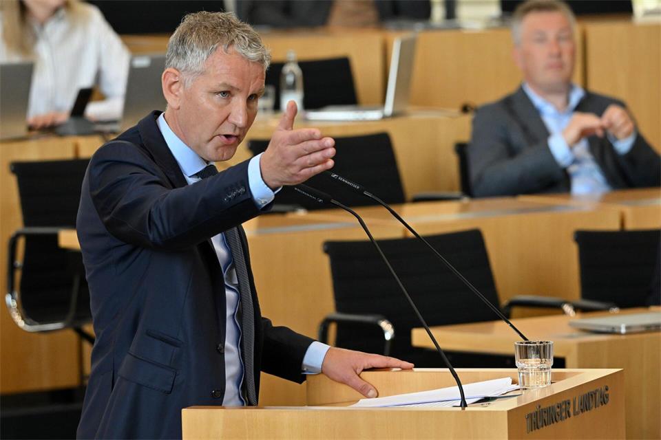 Der Thüringer Landtag stimmt gegen die von der AfD-Fraktion beantragte Selbstauflösung. Martin Schutt/dpa