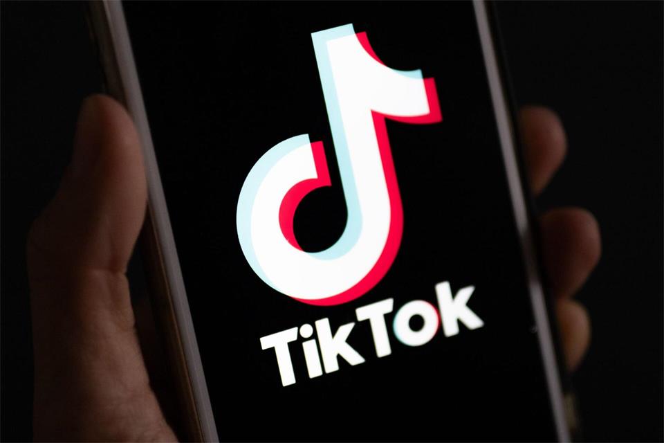 Der TikTok-Hype „Cat in the Hat“ löst Angst auf den Straßen aus.Monika Skolimowska/dpa