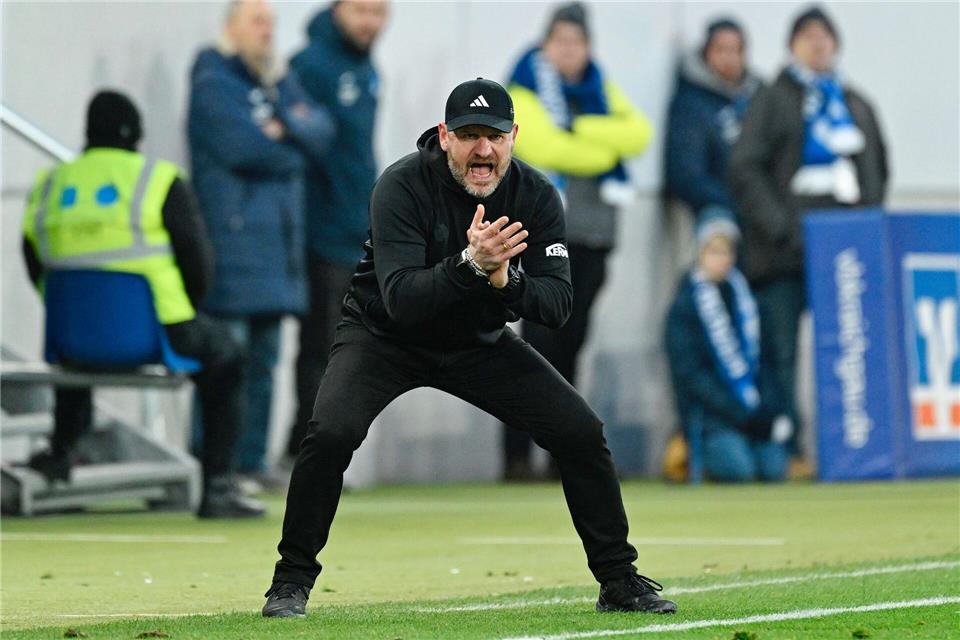 Der Trainer sprach über seine Emotionen an der Seitenlinie. (Archivbild)Uwe Anspach/dpa