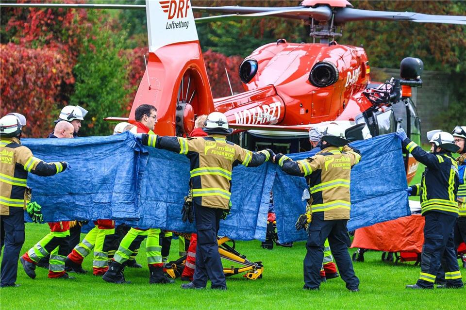 Der Transport der lebensgefährlich verletzten war nur durch einen Rettungshubschrauber möglich. Alex Talash/dpa