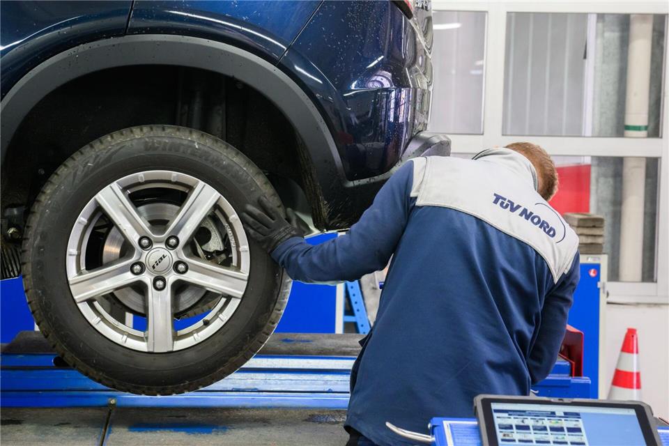 Der Tüv Nord konnte bei den Hauptuntersuchungen 2024 gegen den Trend zulegen. (Archivfoto)Julian Stratenschulte/dpa/dpa-tmn