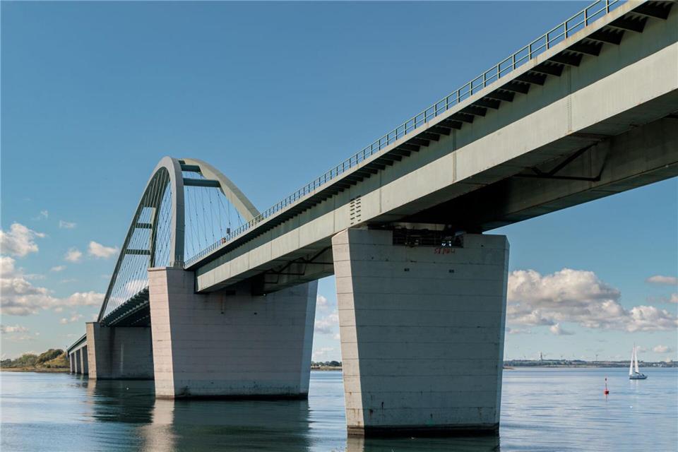 Tunnel unter dem Fehmarnsund kostet mehr als zwei Milliarden Der Tunnel als neue Hinterlandanbindung wird sich verzögern.Markus Scholz/dpa