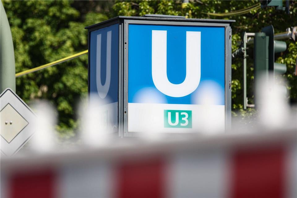 Der U-Bahn-Verkehr auf der U3 ist zwischen Fehrbelliner Platz und Wittenbergplatz derzeit unterbrochen. (Archivbild)Hannes P. Albert/dpa