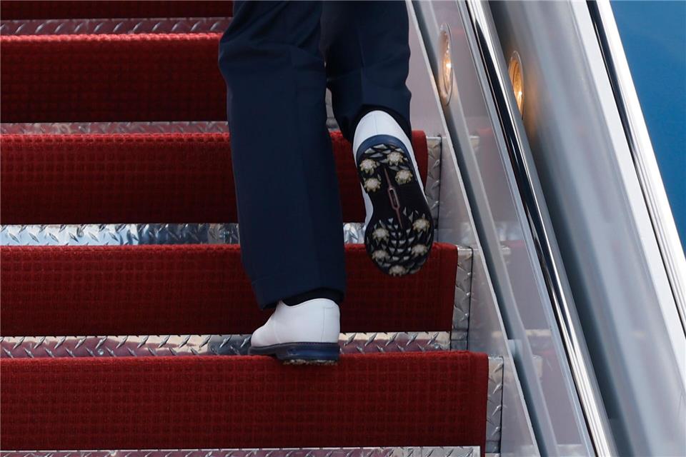 Der US-Präsident trug Golf-Schuhe bei seinem Besuch beim Ryder Cup.Luis M. Alvarez/FR596 AP/AP/dpa