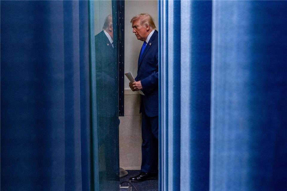 Der US-Präsident war sichtlich bemüht, sich seine Niederlage nicht anmerken zu lassen. Alex Brandon/AP/dpa