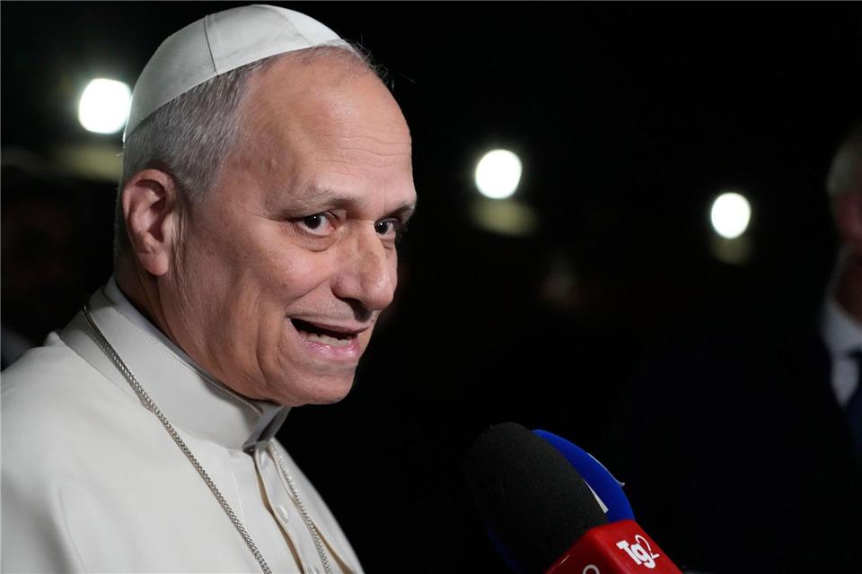Der US-Präsident warf dem Papst vor, dieser halte es für in Ordnung, wenn der Iran eine Atomwaffe besitze. Gregorio Borgia/AP/dpa