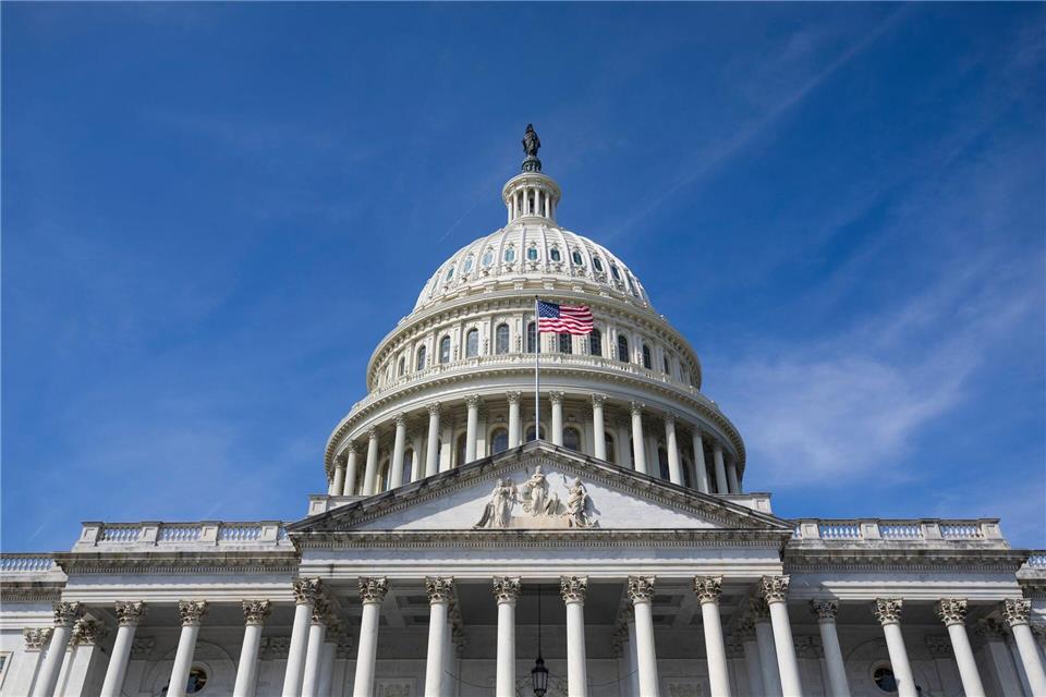 Der US-Senat hat mit deutlicher Mehrheit für ein Gesetz zu Russland-Sanktionen gestimmt. (Archivbild)Tom Brenner/AP/dpa