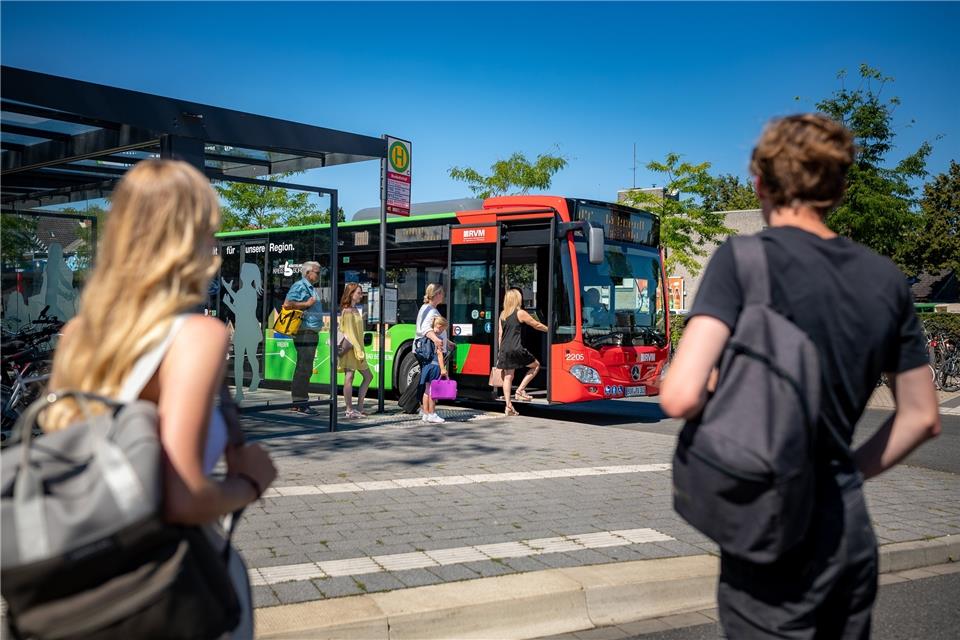 Beim Übergang zum Baumwollexpress hakt es noch Der Übergang vom Baumwollexpress zum Zug nach Berlin in Bad Bentheim klappt in der Regel, berichten Nutzer. Doch umgekehrt gebe es Probleme.