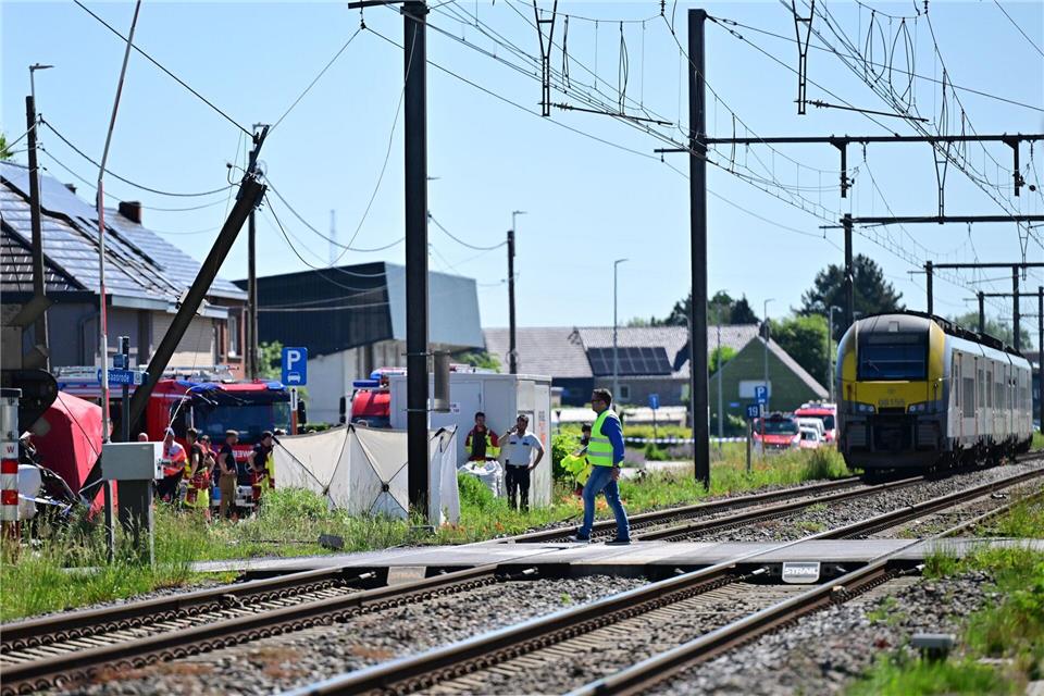 Der Unfall ereignet sich Medienberichten zufolge gegen 8.15 Uhr.Dirk Waem/Belga/dpa