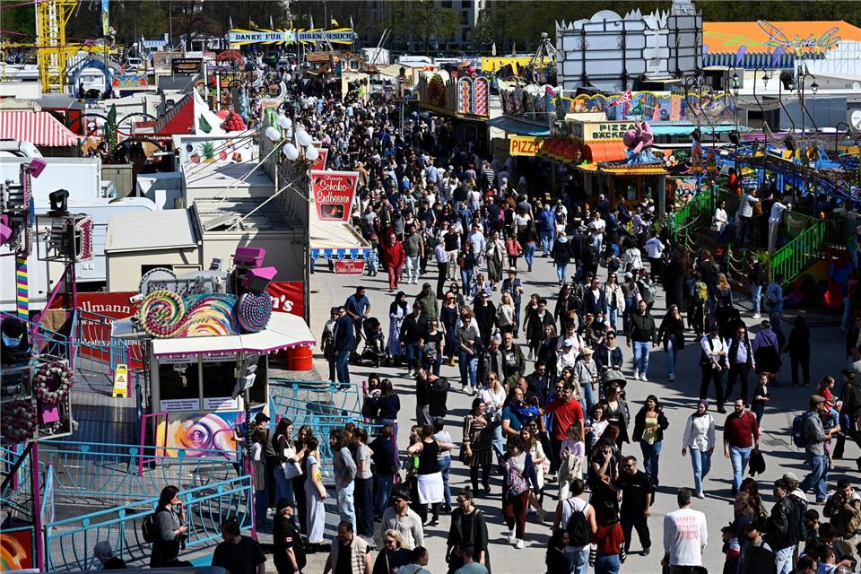 Der Unfall ereignete sich auf dem Münchner Frühlingsfest. (Archivbild)Felix Hörhager/dpa