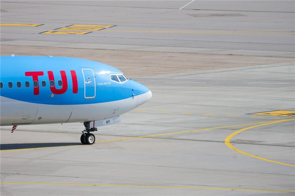 Der Unfall ereignete sich während einer Zeremonie zur Taufe eines Flugzeugs des Touristikunternehmens TUI. (Symbolbild) Christoph Schmidt/dpa