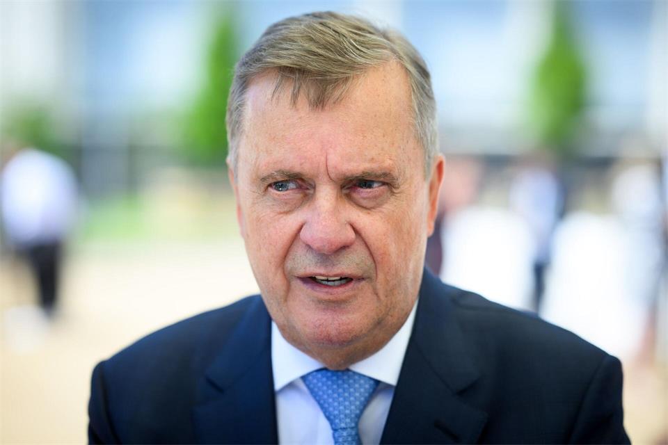 Der Unternehmer Holger Loclair reagiert teils mit harten Worten auf die Politik der Bundesregierung. (Archivbild) Bernd von Jutrczenka/dpa