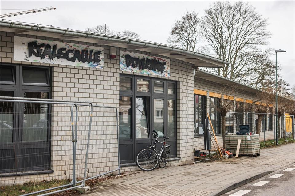 Der Unterricht fand bisher in Containern statt.Oliver Berg/dpa