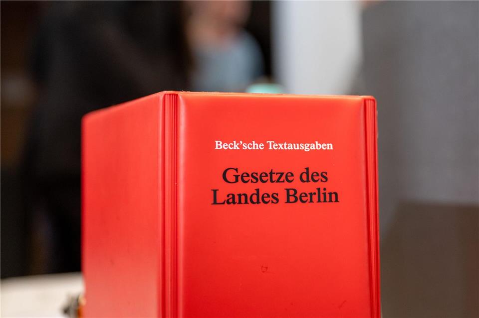 Der Untersuchungsausschuss zur Vergabe von Fördermitteln für Projekte gegen Antisemitismus setzt die Vernehmung von Zeugen fort. (Symbolfoto)Christophe Gateau/dpa