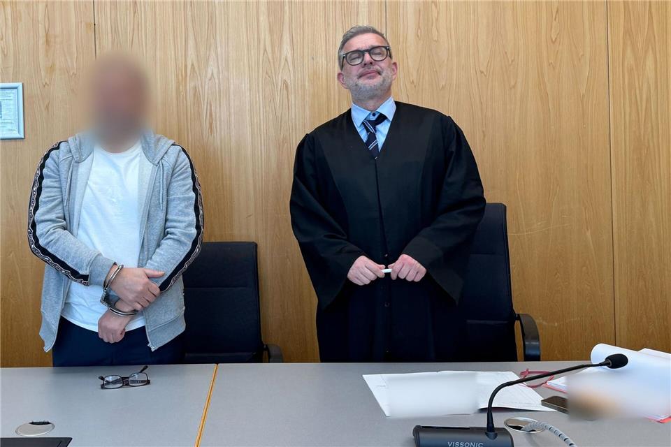 Der Vater steht wegen versuchten Mordes vor Gericht. Aleksandra Bakmaz/dpa