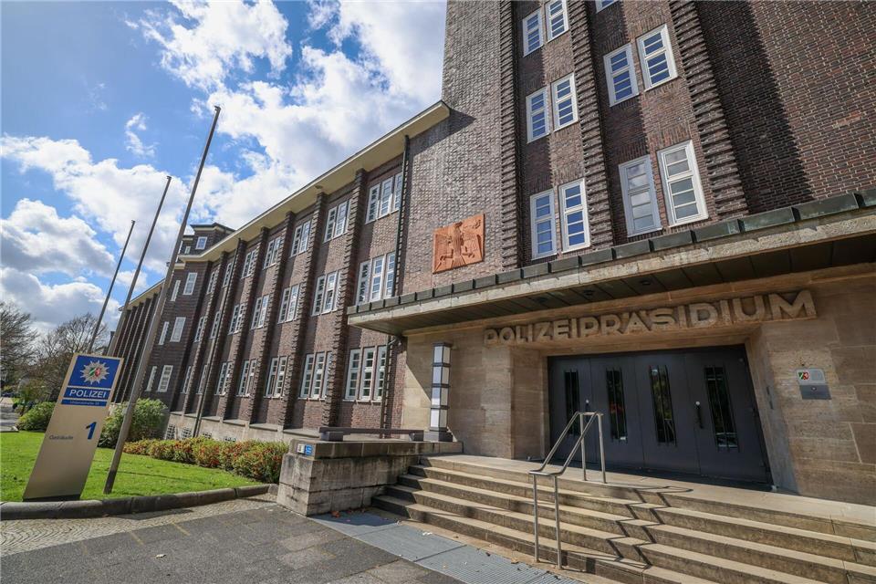 Der Verdächtige wurde am Sonntag im Polizeipräsidium Bochum der Haftrichterin vorgeführt.Christoph Reichwein/dpa