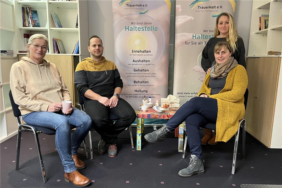 Der Verein Trauerhalt mit Judith Kolschen, Simon Blankenhagen, Bettina Roßkamp und Katharina Blankenhagen (v. l.) hofft, dass weitere neue Mitglieder und Förderer den Verein unterstützen.
